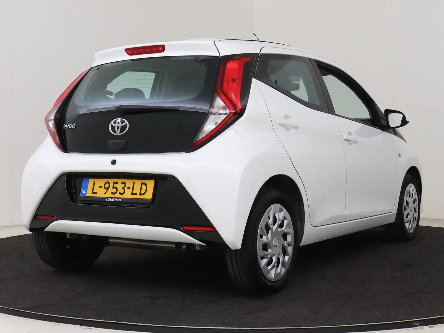 Toyota Aygo 1.0 VVT-i x-play cabrio | Airco | Camera | Weiß - 2