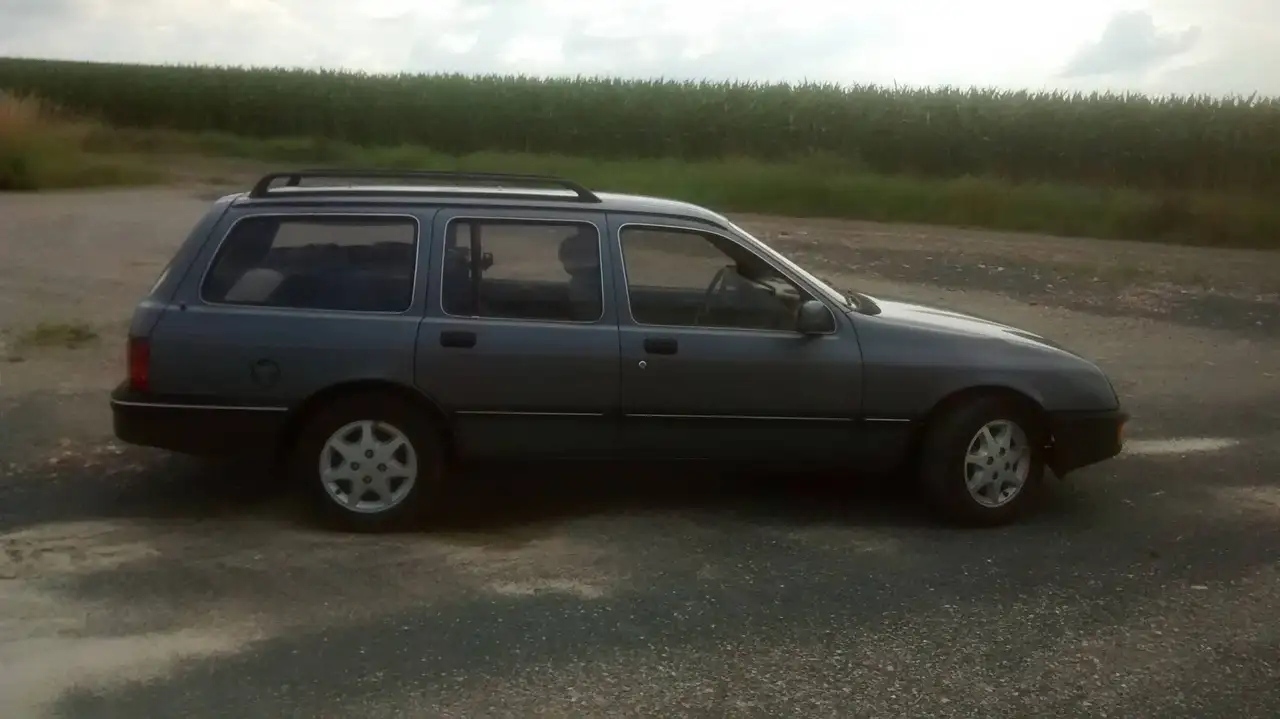 Ford Sierra Ghia 4x4 Turnier - 2,8i V6 - Klimaanlage, foto 4