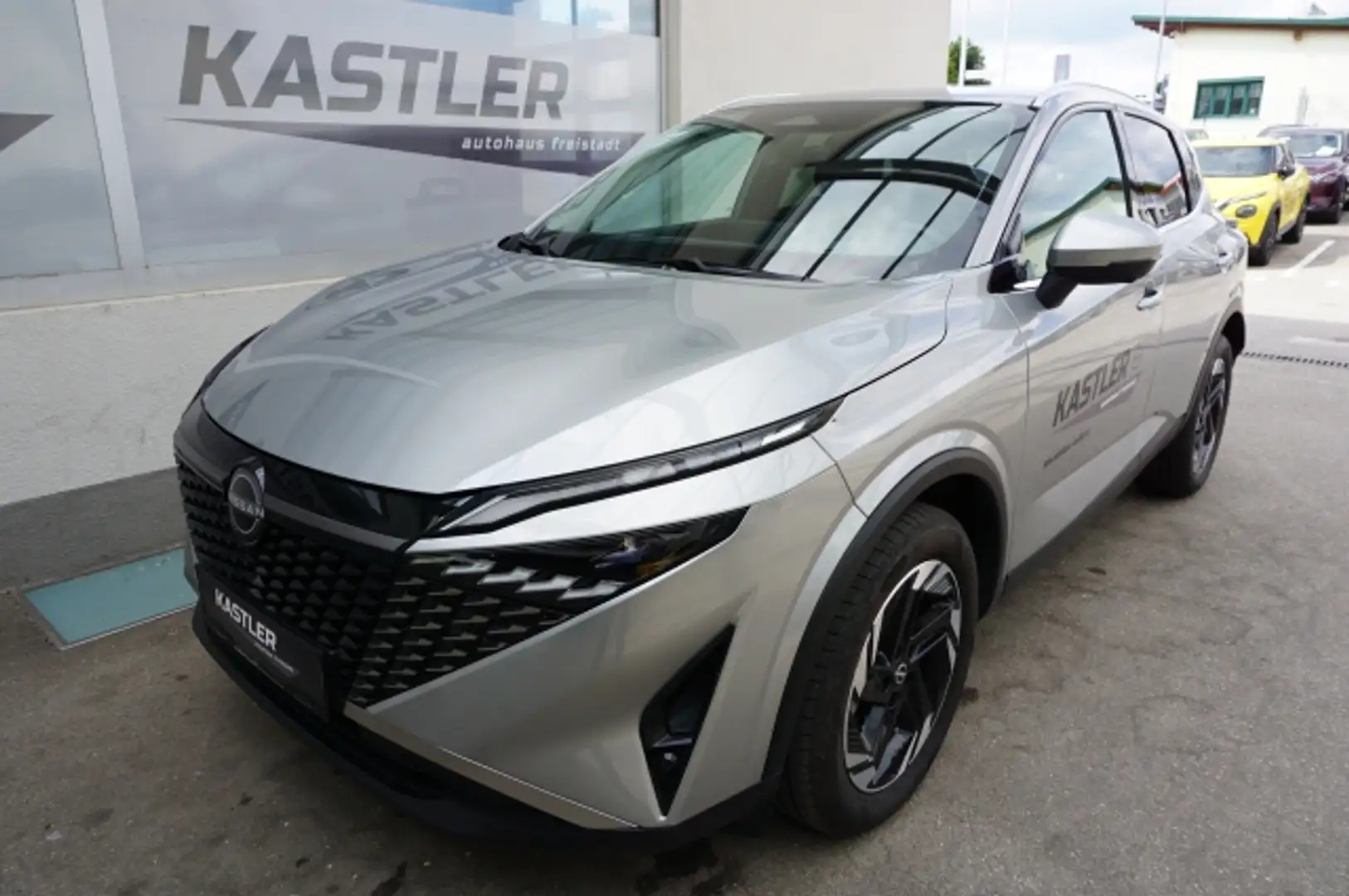 Nissan Qashqai N-Connecta+ 1.3 DIG-T X-Tronic Silber - 1