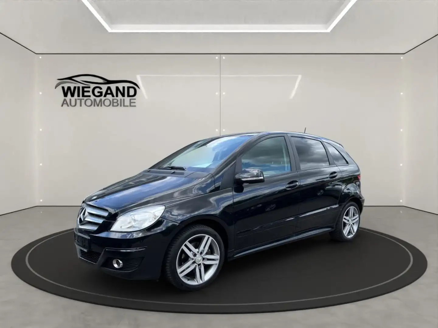 Mercedes-Benz B 180 CDI DPF+LEDER+LM-FELGEN+METALLIC+SCHECKHFT Noir - 1