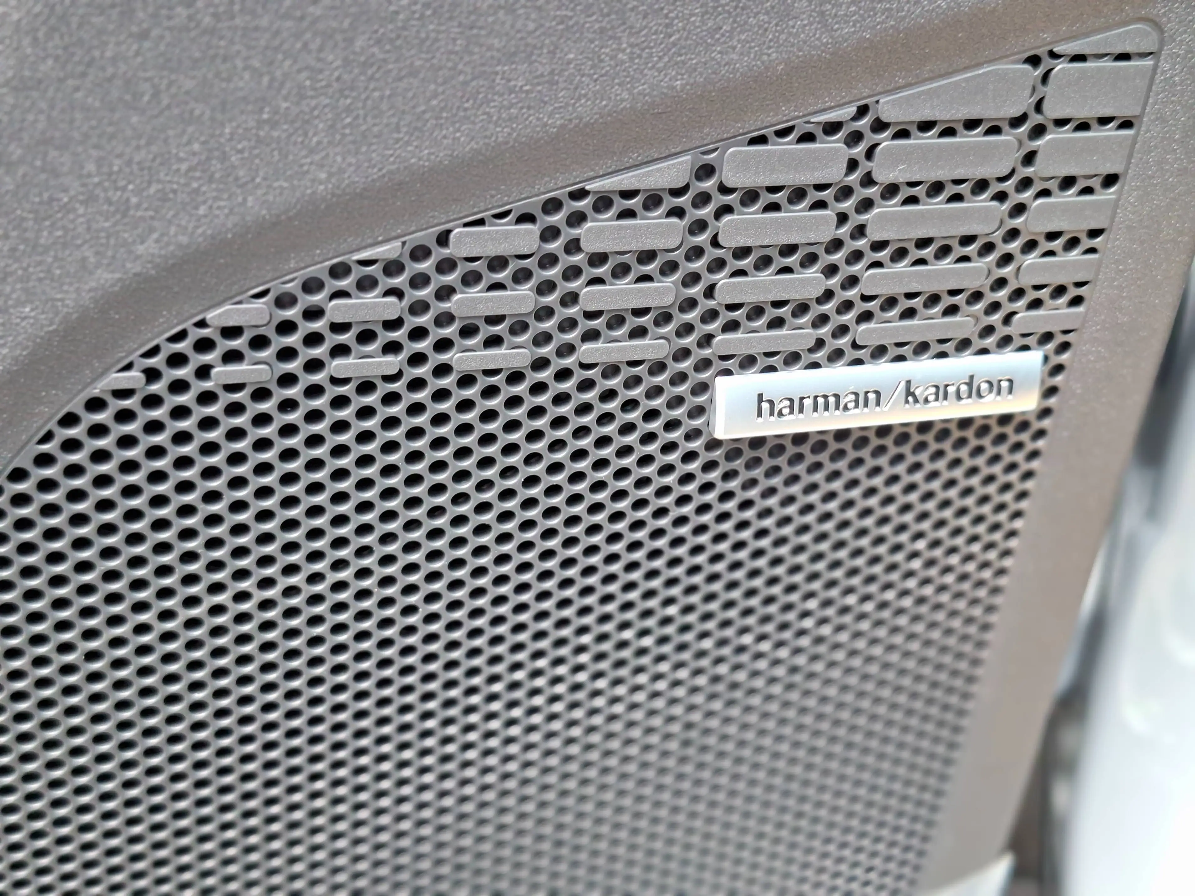 Subaru Uncharted Uncharted 77 AWD Platinum — photo 3
