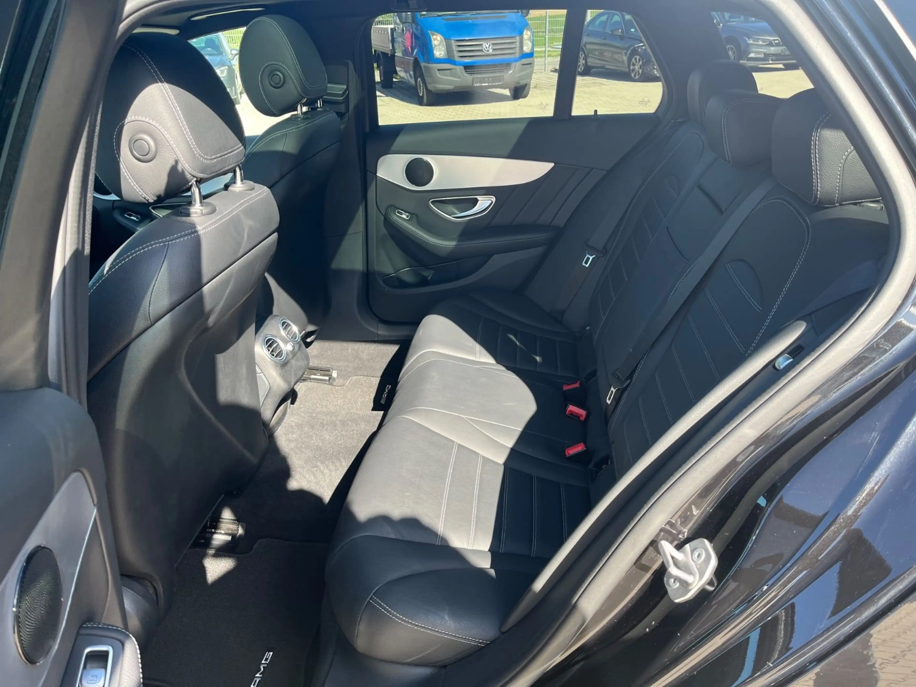 Mercedes-Benz C 250 d BlueTec 4-Matic AMG LED Navi Leder — photo 14