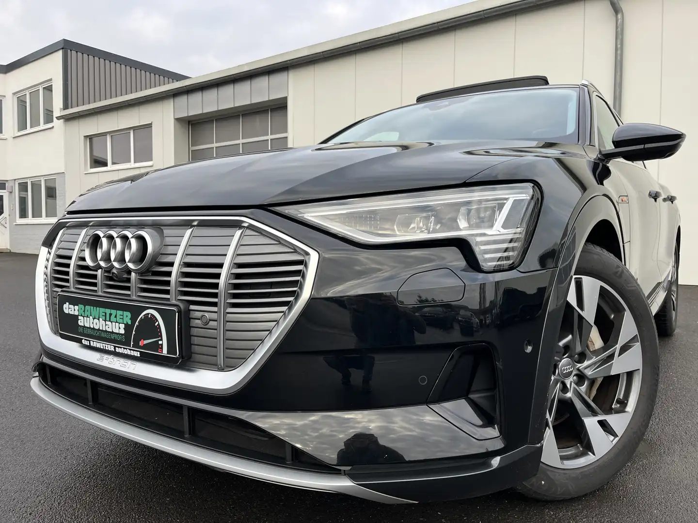 Audi e-tron quattro advanced 220€ m. 20% Anzahlung 95kWh Hea Schwarz - 1