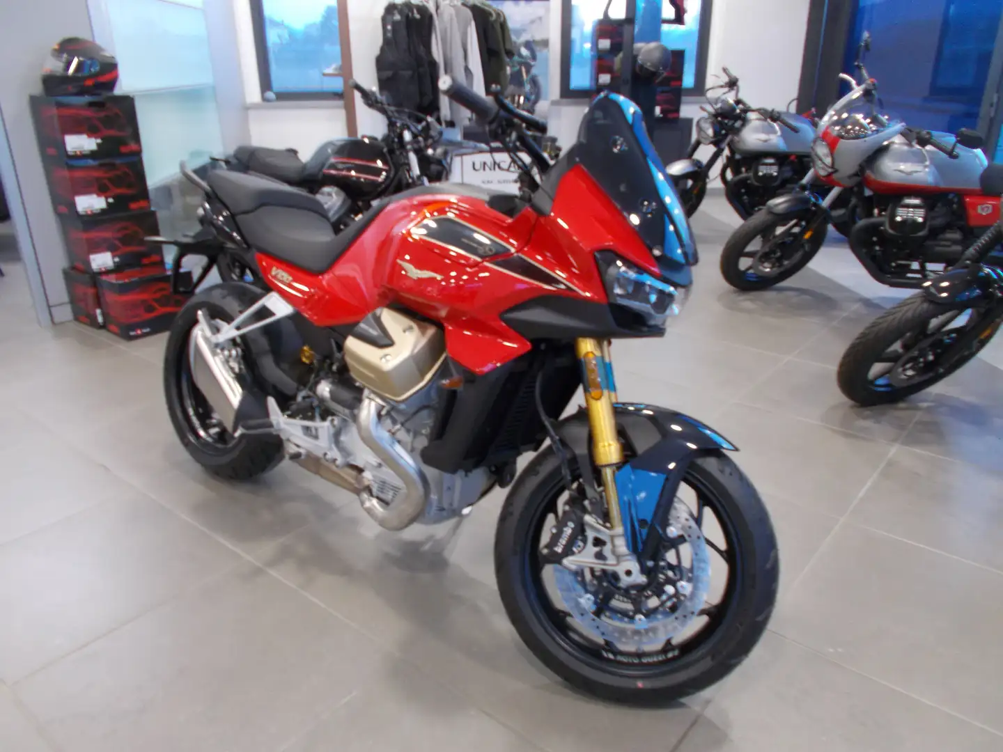 Moto Guzzi V 100 WIND TUNNEL 2025 Czerwony - 1