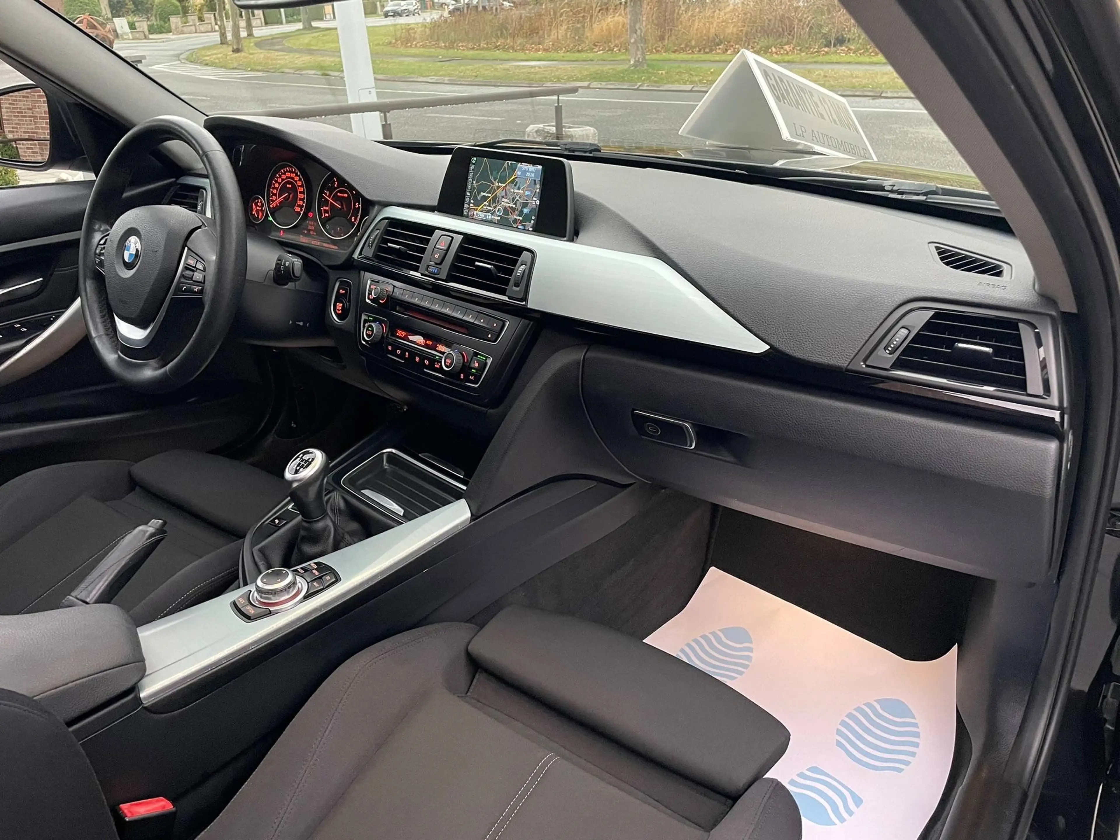 BMW 316 🏴D SPORT-TOURING-PANO⚠️ÉTAT NEUF⚠️ — photo 10