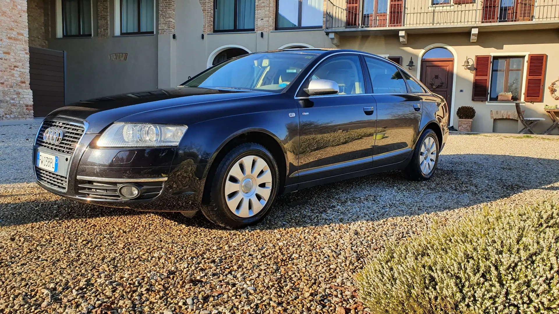Audi A6 2.0 TDi 16v S line - 2