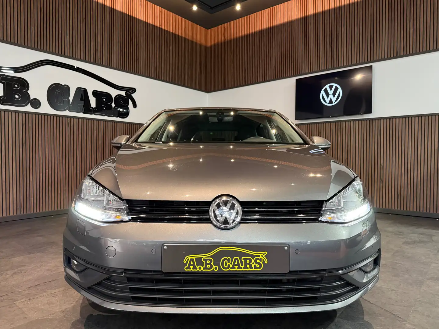 Volkswagen Golf 1.6 SCR TDi Join DSG *GARANTIE 12MOIS* Grijs - 2