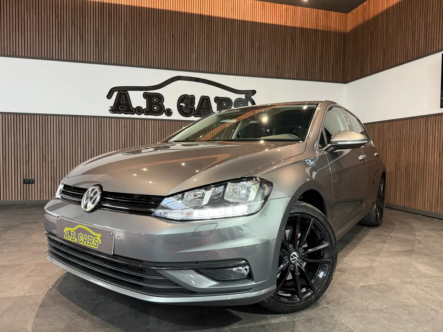 Volkswagen Golf 1.6 SCR TDi Join DSG *GARANTIE 12MOIS* Grijs - 1