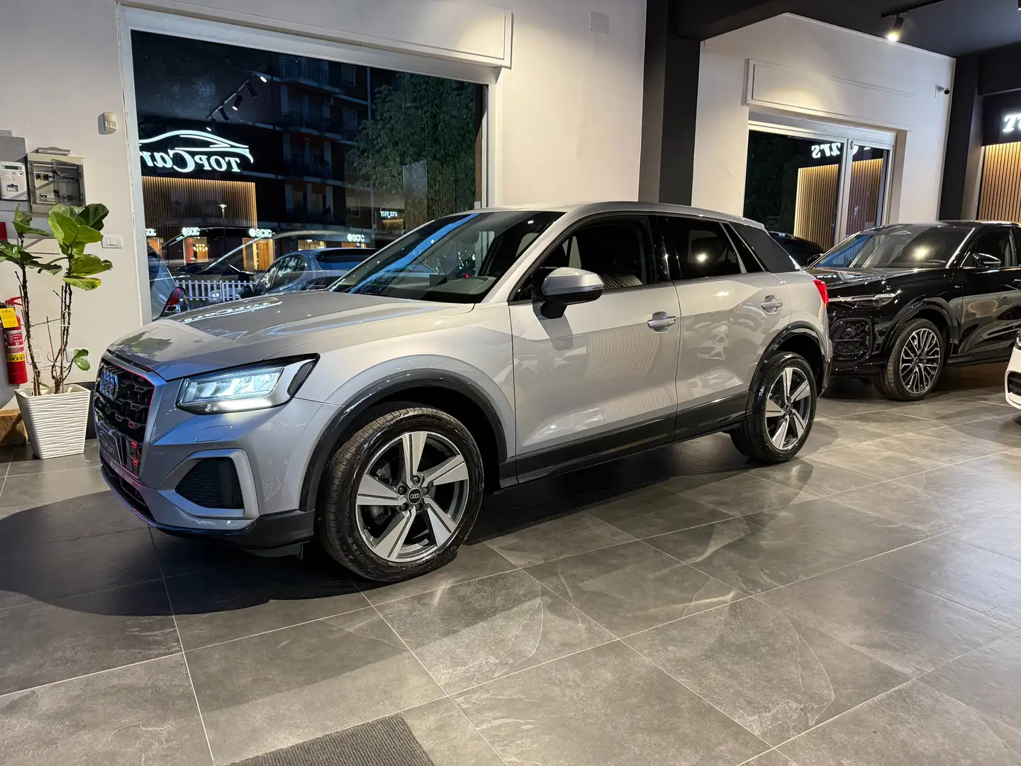 Audi Q2 2.0 tdi s-tronic Gris - 2