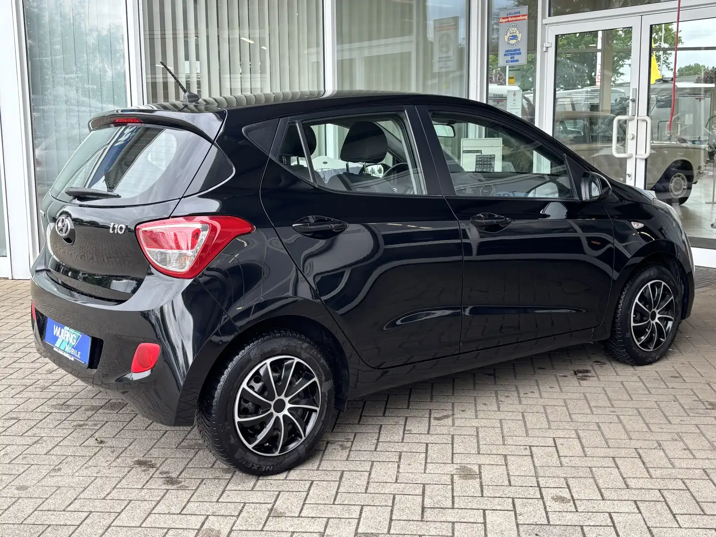 Hyundai i10 Trendline 1.0 Tempomat Klima Sitzheizung Black - 2