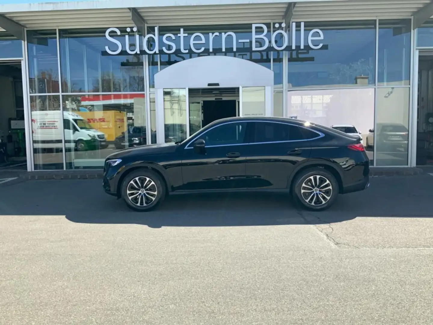 Mercedes-Benz GLC 220 d 4M Coupe +AVANTGARDE+SHZ+NAVI+AMBIENTE Noir - 1