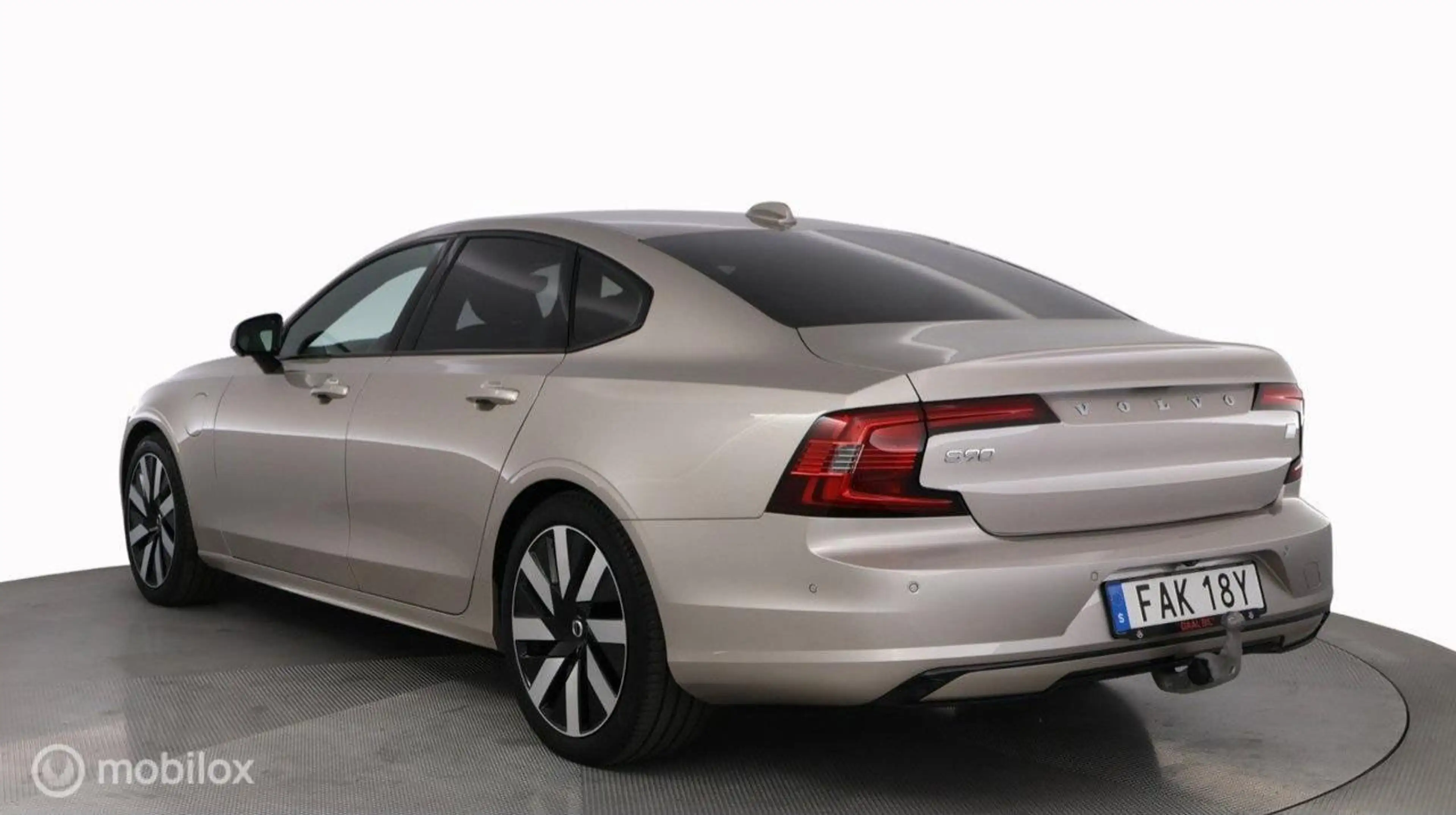 Volvo S90 2.0 T8 AWD Ultimate Dark, H/K, trekhaak, open dak — photo 3