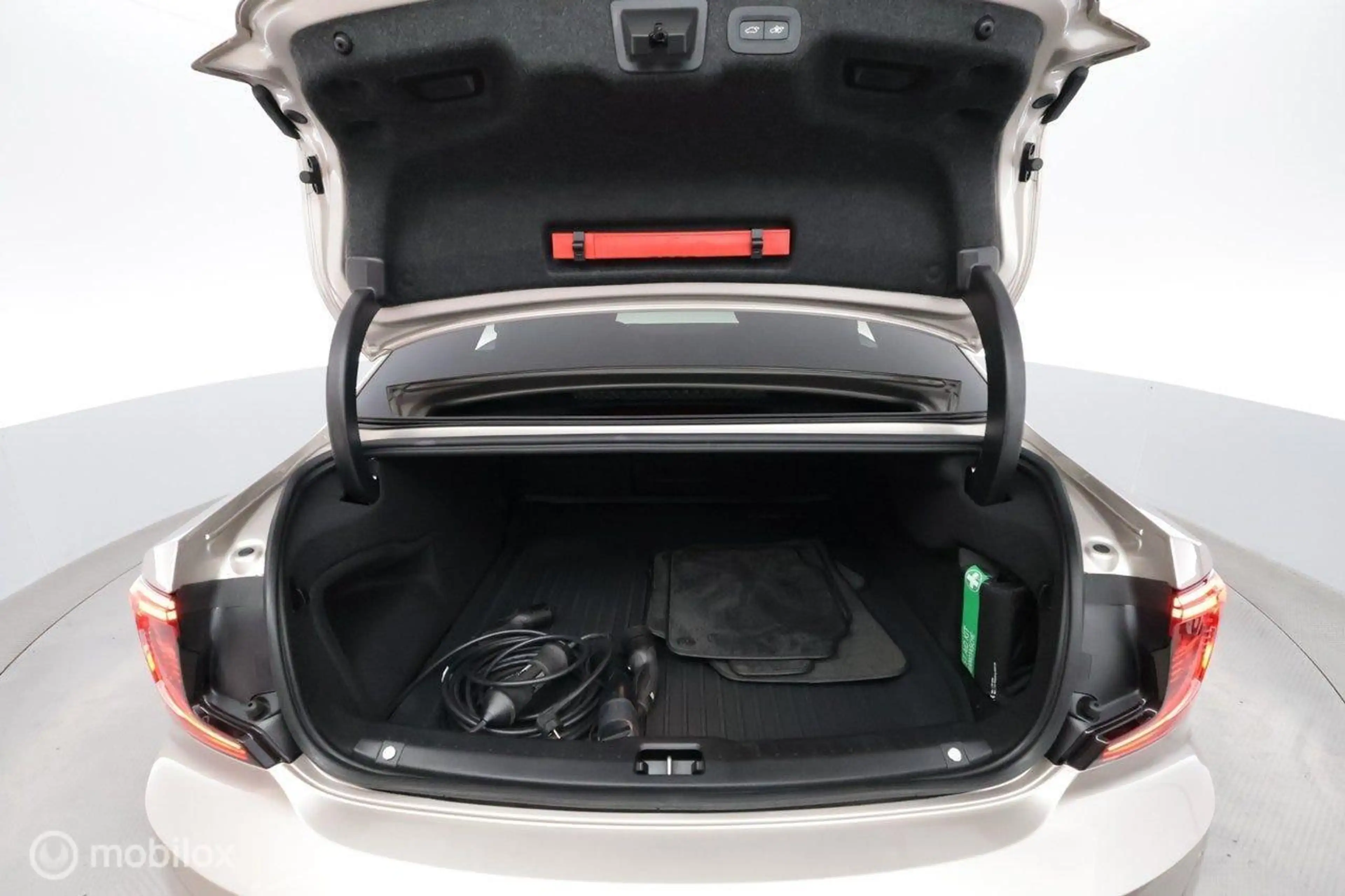 Volvo S90 2.0 T8 AWD Ultimate Dark, H/K, trekhaak, open dak — photo 28