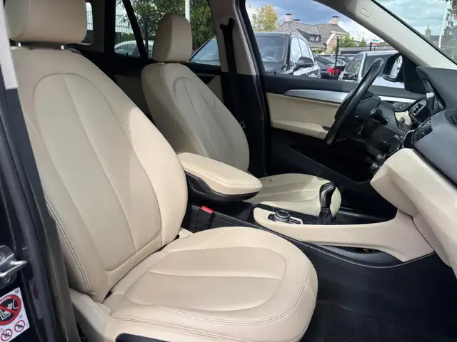 BMW X1 view 8