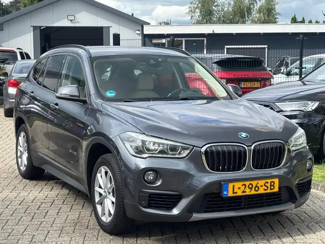 BMW X1 view 3