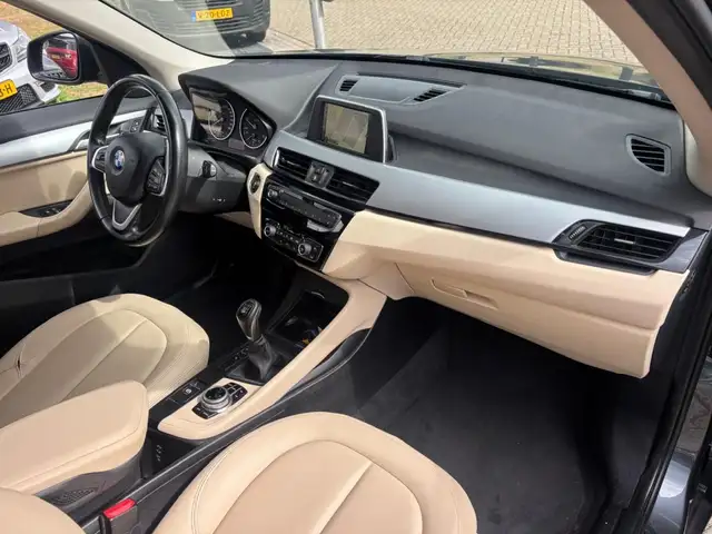 BMW X1 view 11
