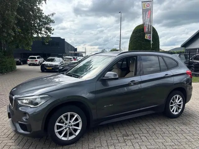 BMW X1 view 4