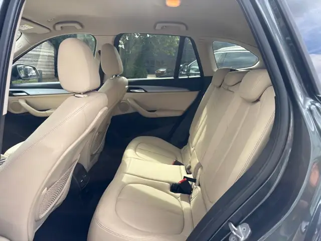 BMW X1 view 9