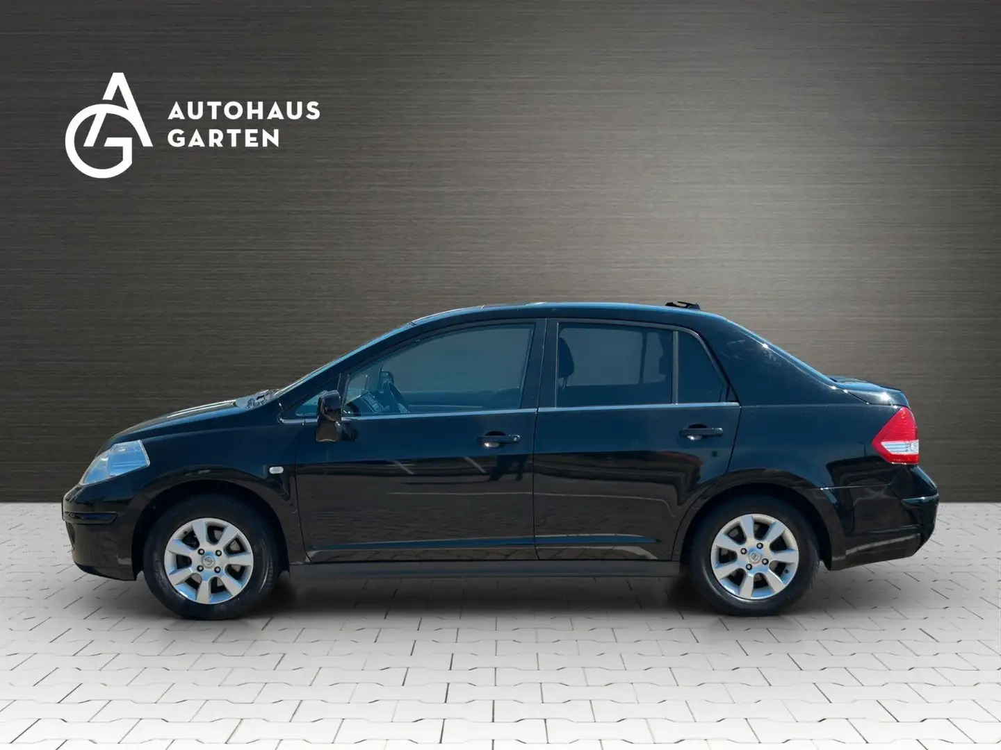 Nissan Tiida 1.6 Acenta Klimaautomatik PDC Zwart - 2