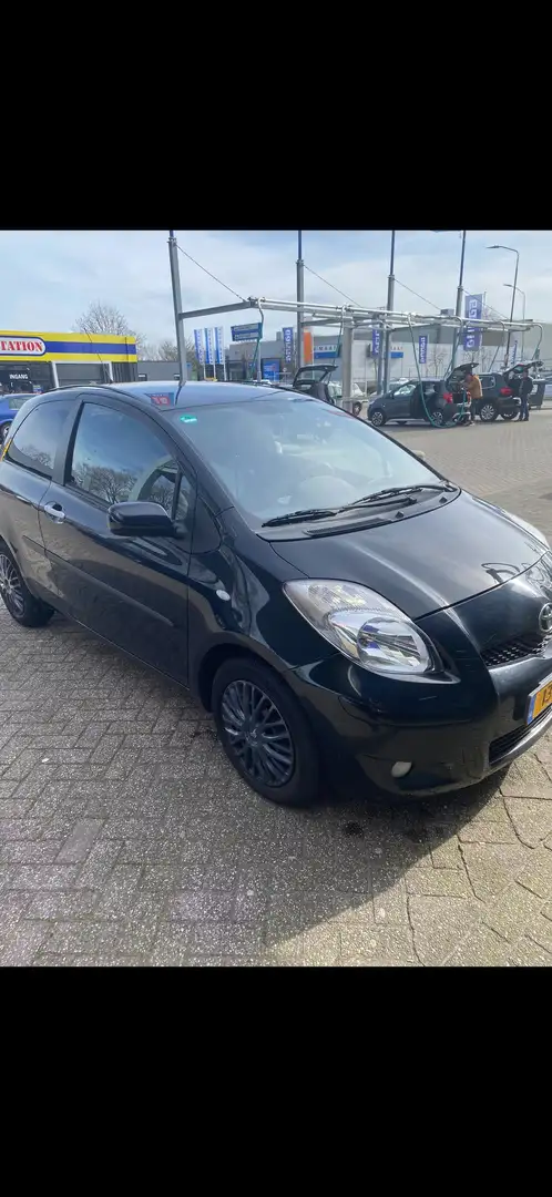 Toyota Yaris 1.3 VVTi Aspiration Noir - 1