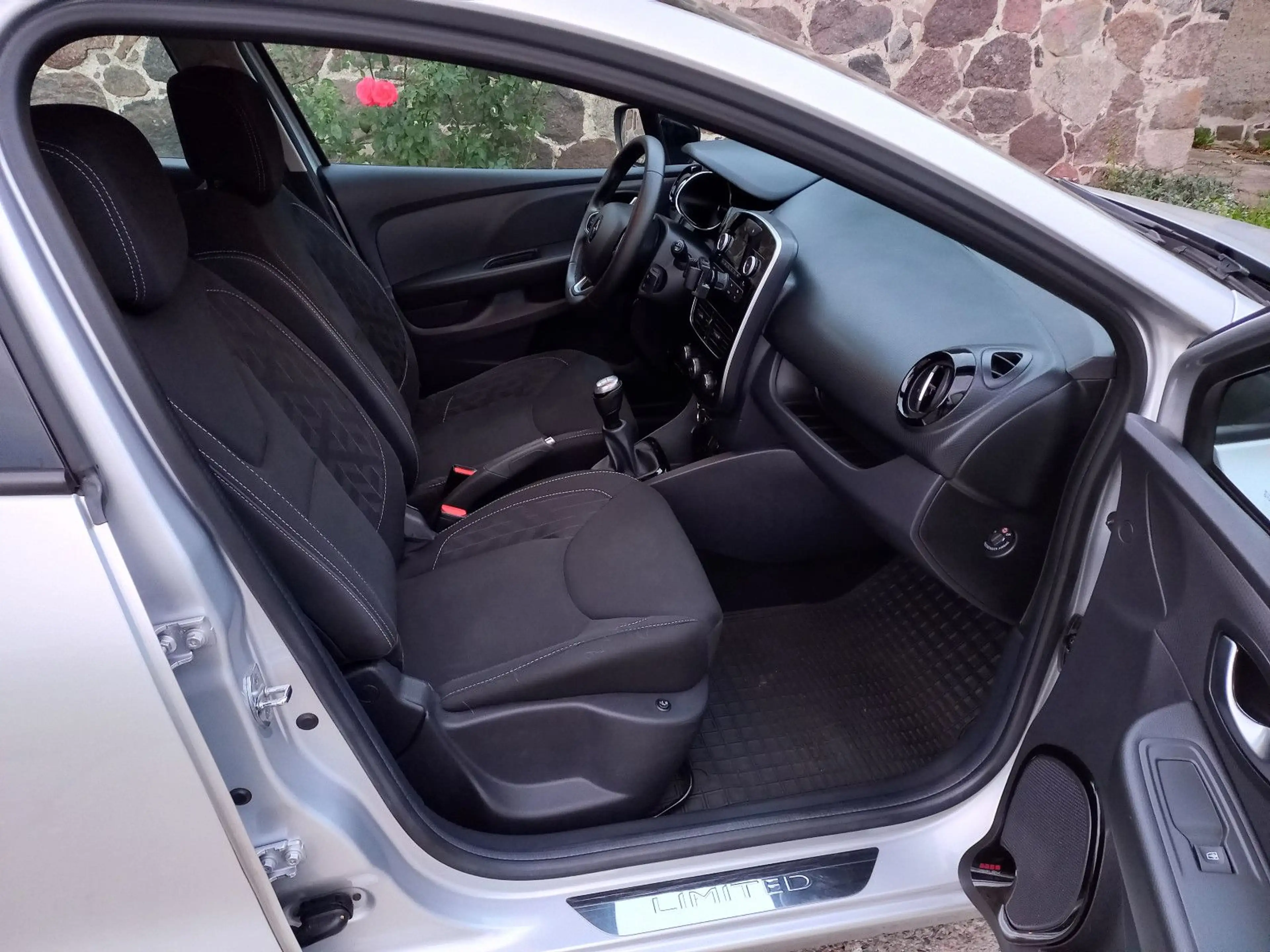 Renault Clio IV Grandtour Limited — photo 9