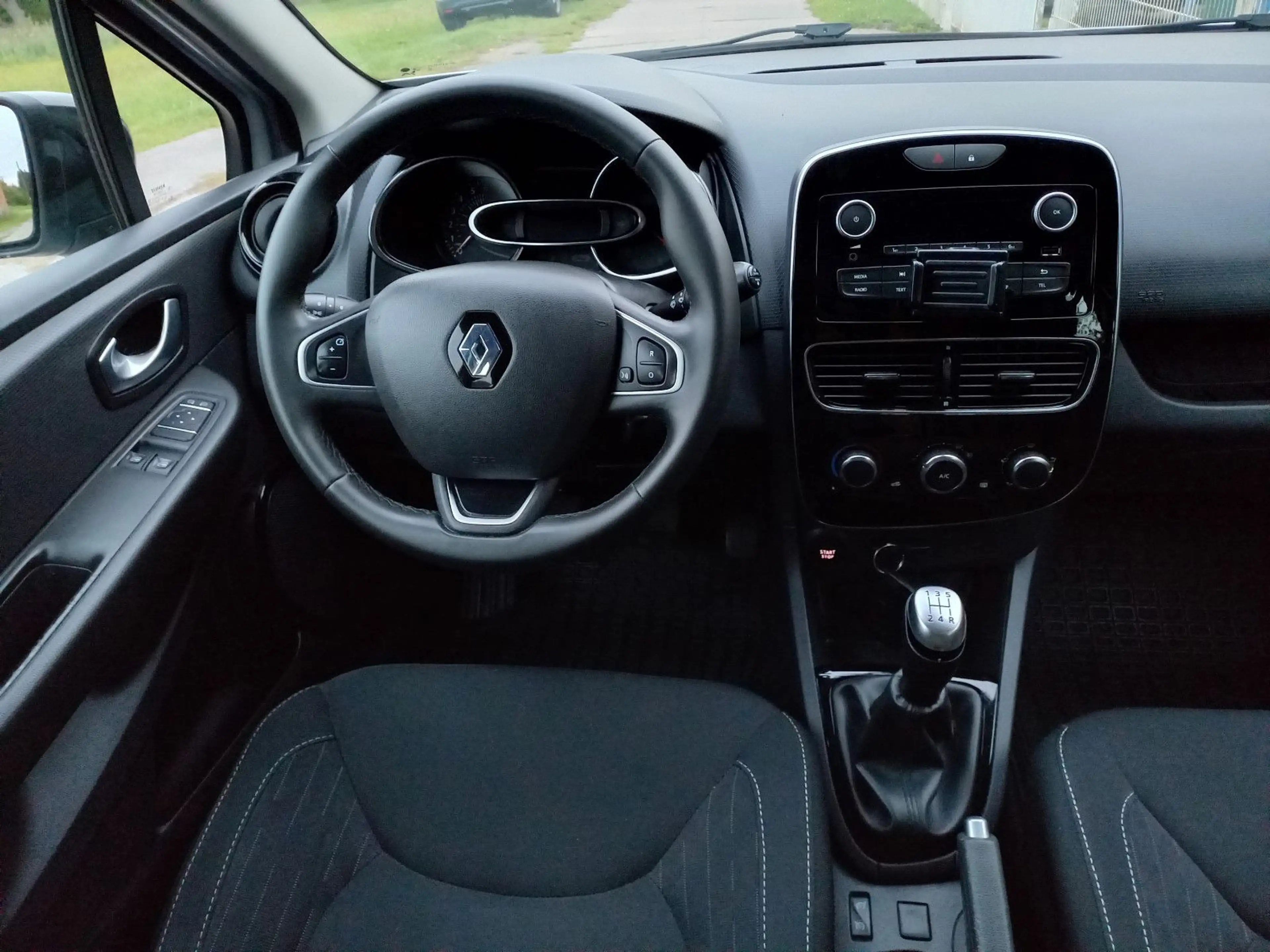 Renault Clio IV Grandtour Limited — photo 11