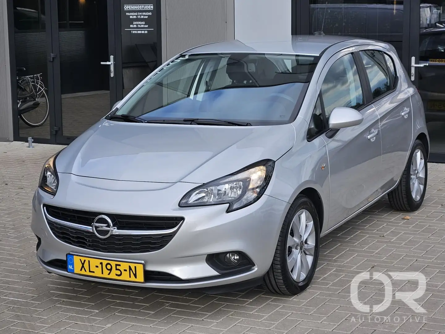 Opel Corsa 1.4 Business+ Carplay PDC DAB Cruise NL-auto NAP Grijs - 1