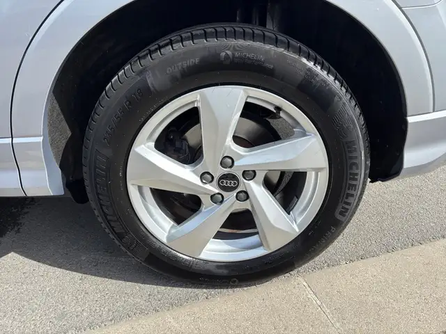 Audi Q3 view 19