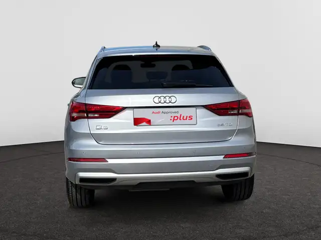 Audi Q3 view 6