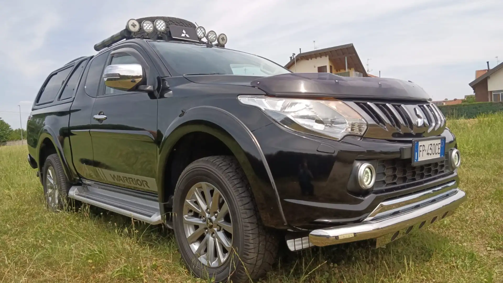 Mitsubishi L200 L200 2.4d Intense DI-D 181cv Unico proprietario Nero - 2