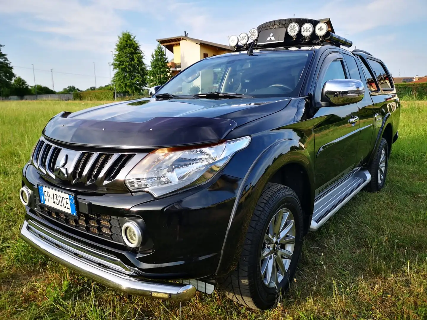 Mitsubishi L200 L200 2.4d Intense DI-D 181cv Unico proprietario Nero - 1