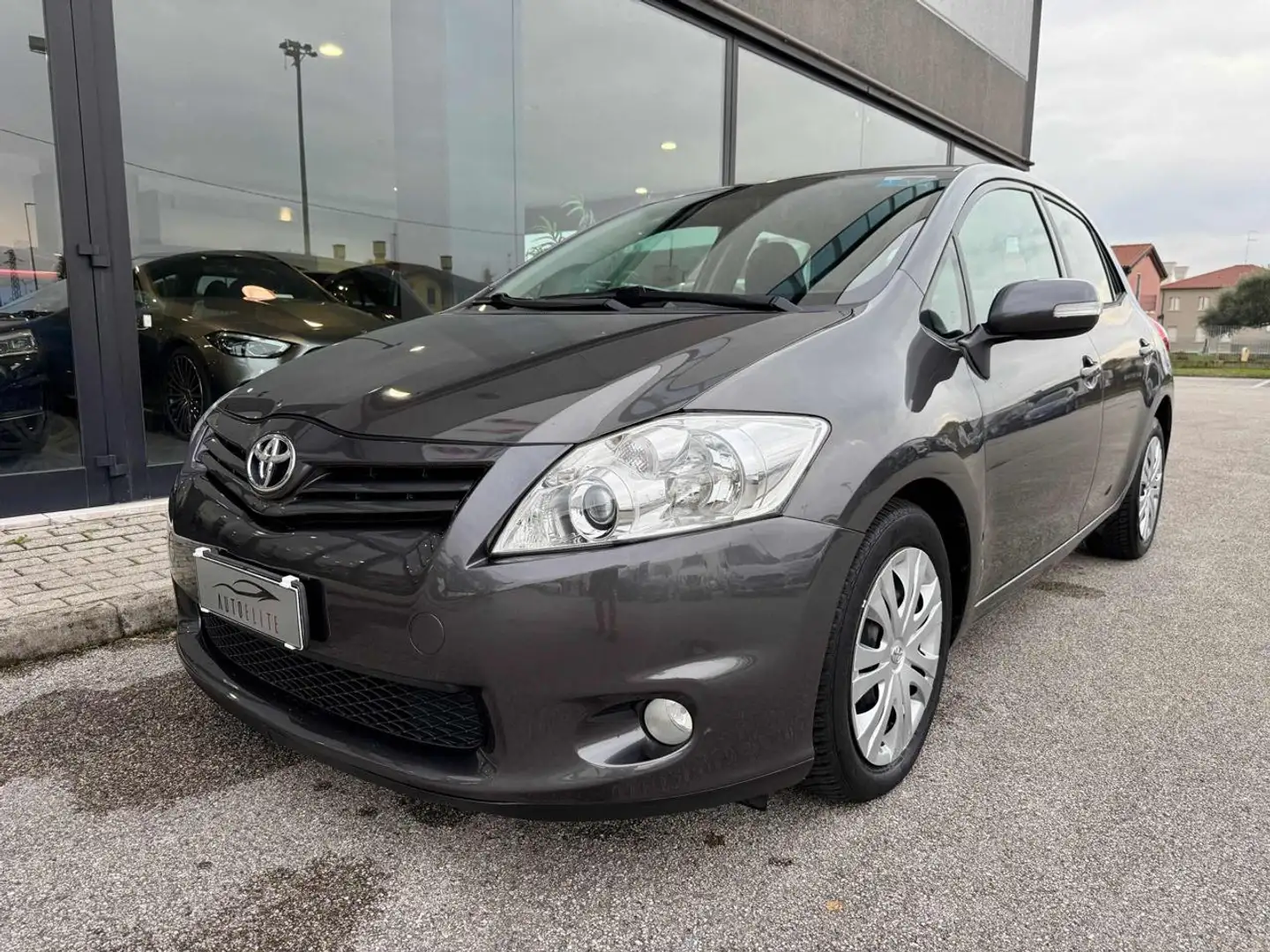 Toyota Auris 1.4 D-4D 5 porte Sol Grigio - 1