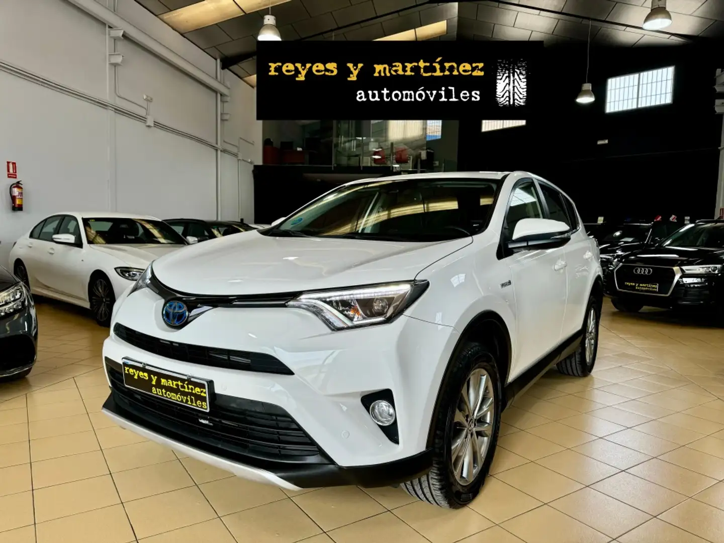 Toyota RAV 4 2.5 hybrid 2WD Advance Blanco - 1