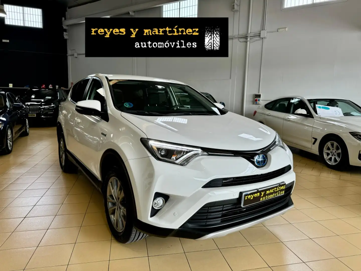 Toyota RAV 4 2.5 hybrid 2WD Advance Blanco - 2