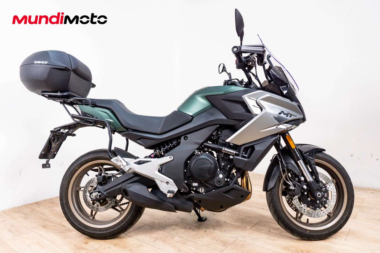 CFMOTO 700 MT