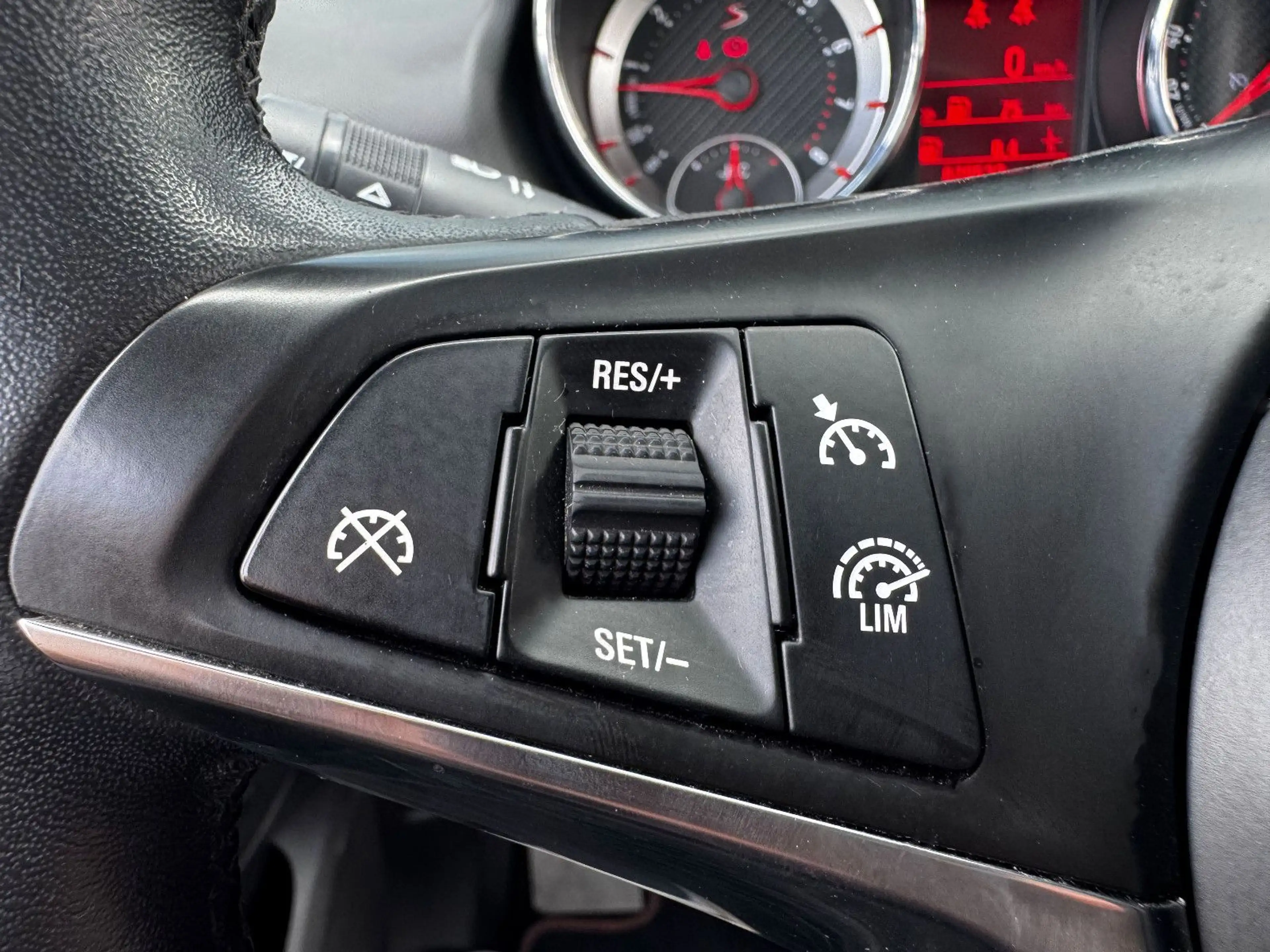 Opel Adam S 1.4 Turbo 110kW Recaro Vollleder infinity — photo 14