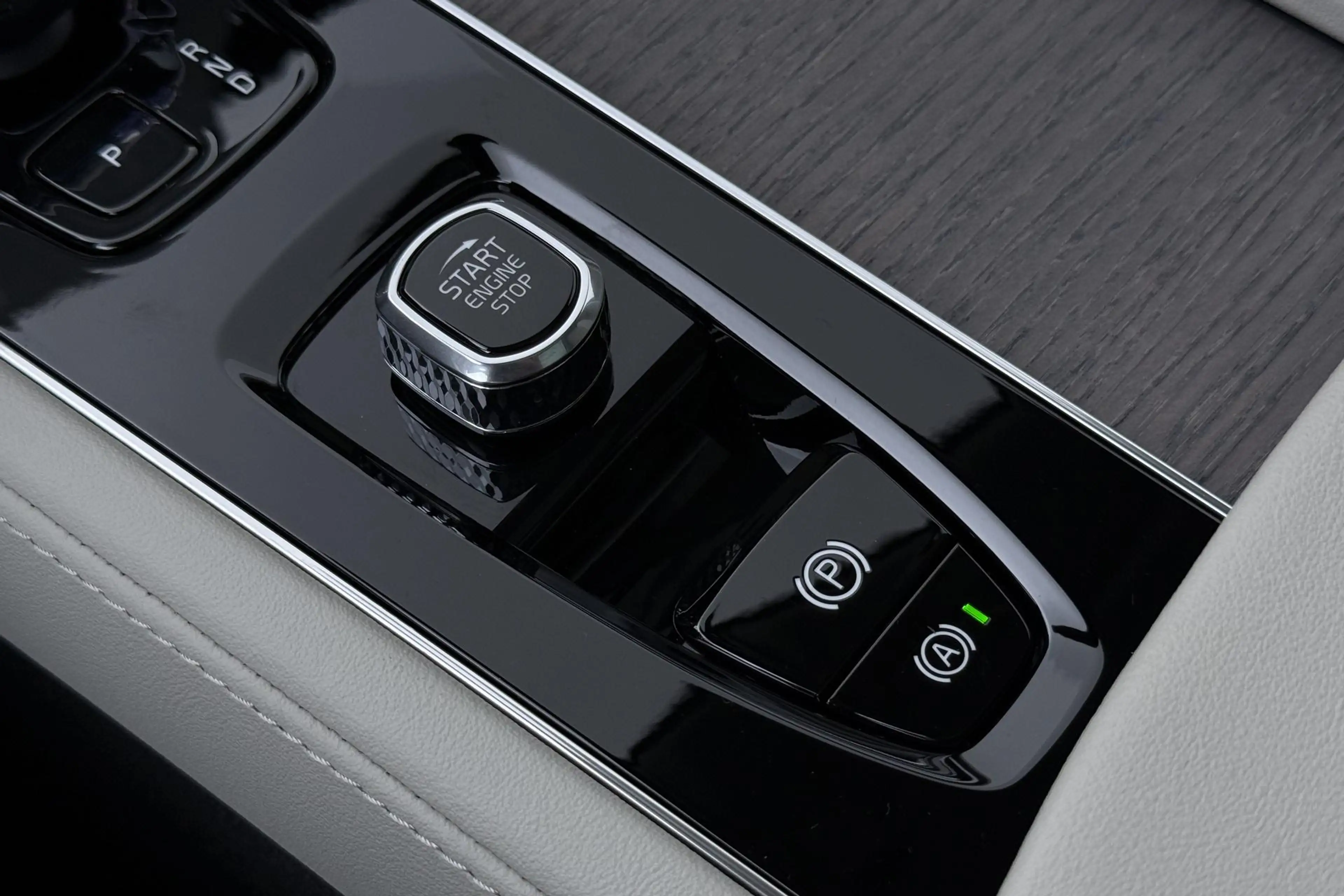 Volvo XC90 T8 Ultra Dark | HEICO SPORTIV | Luchtvering | Stoe — photo 37