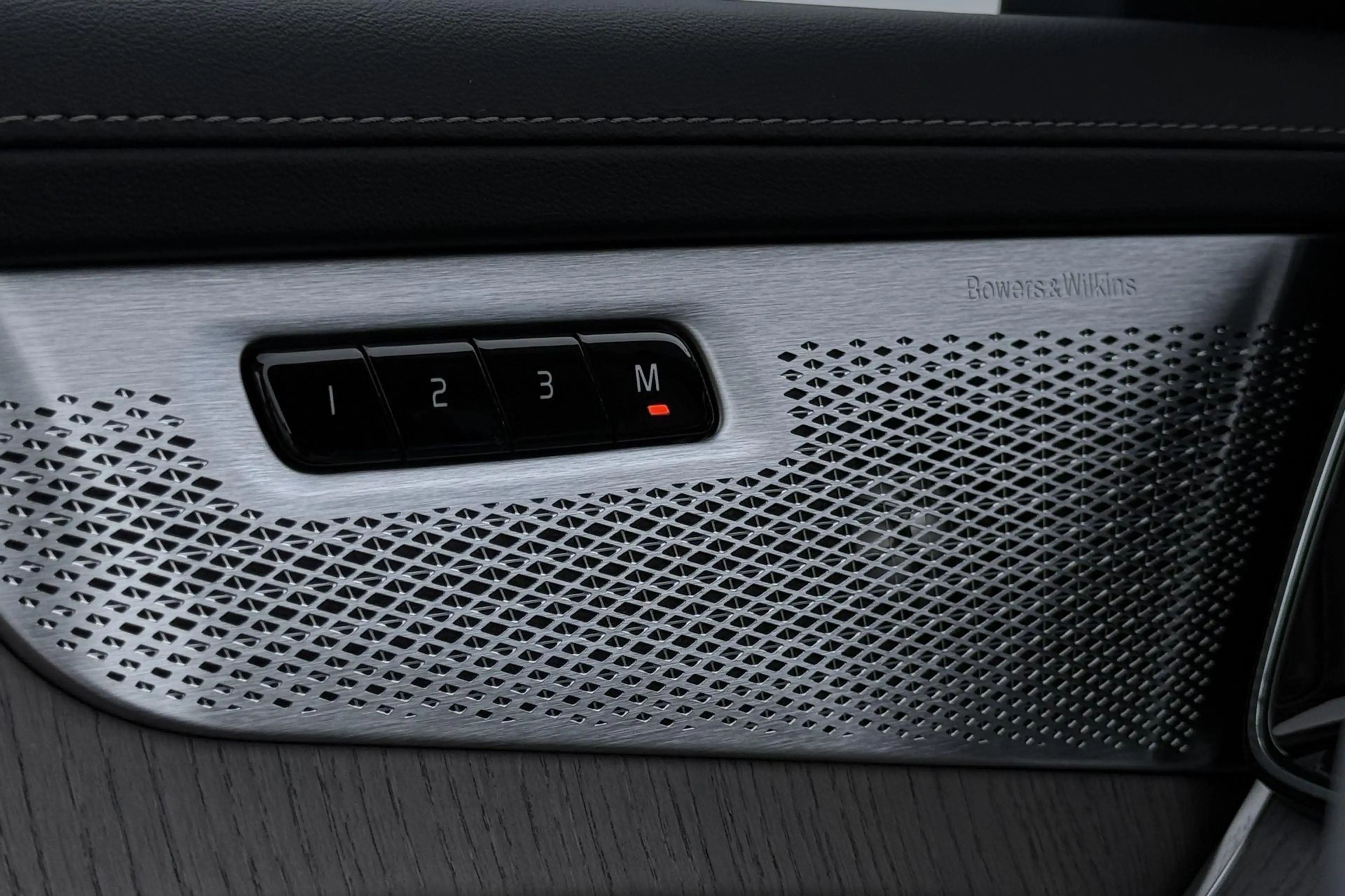 Volvo XC90 T8 Ultra Dark | HEICO SPORTIV | Luchtvering | Stoe — photo 43