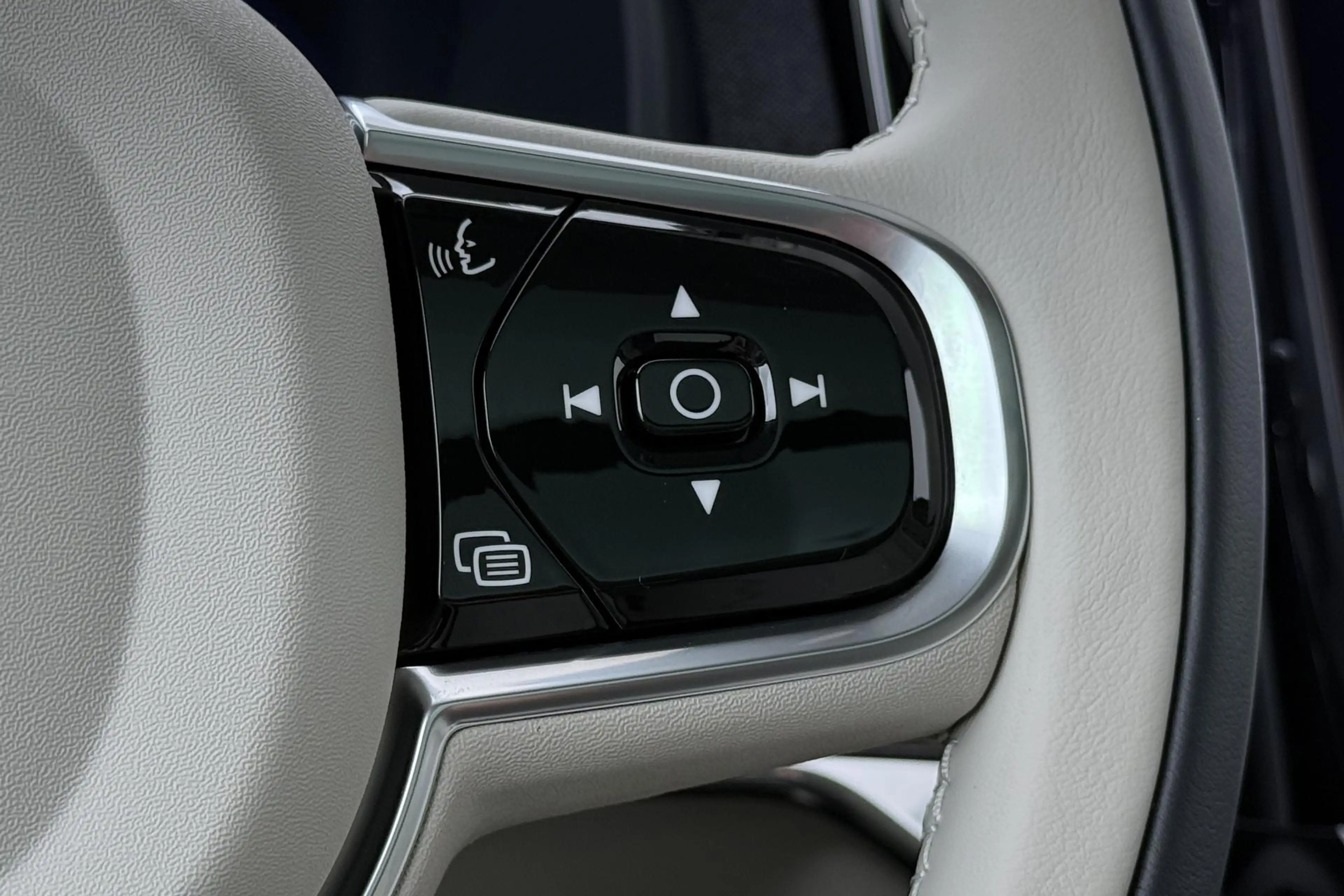 Volvo XC90 T8 Ultra Dark | HEICO SPORTIV | Luchtvering | Stoe — photo 39