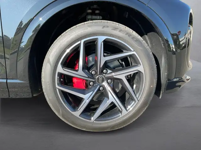 Audi Q6 view 7