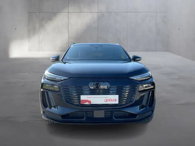 Audi Q6 view 8