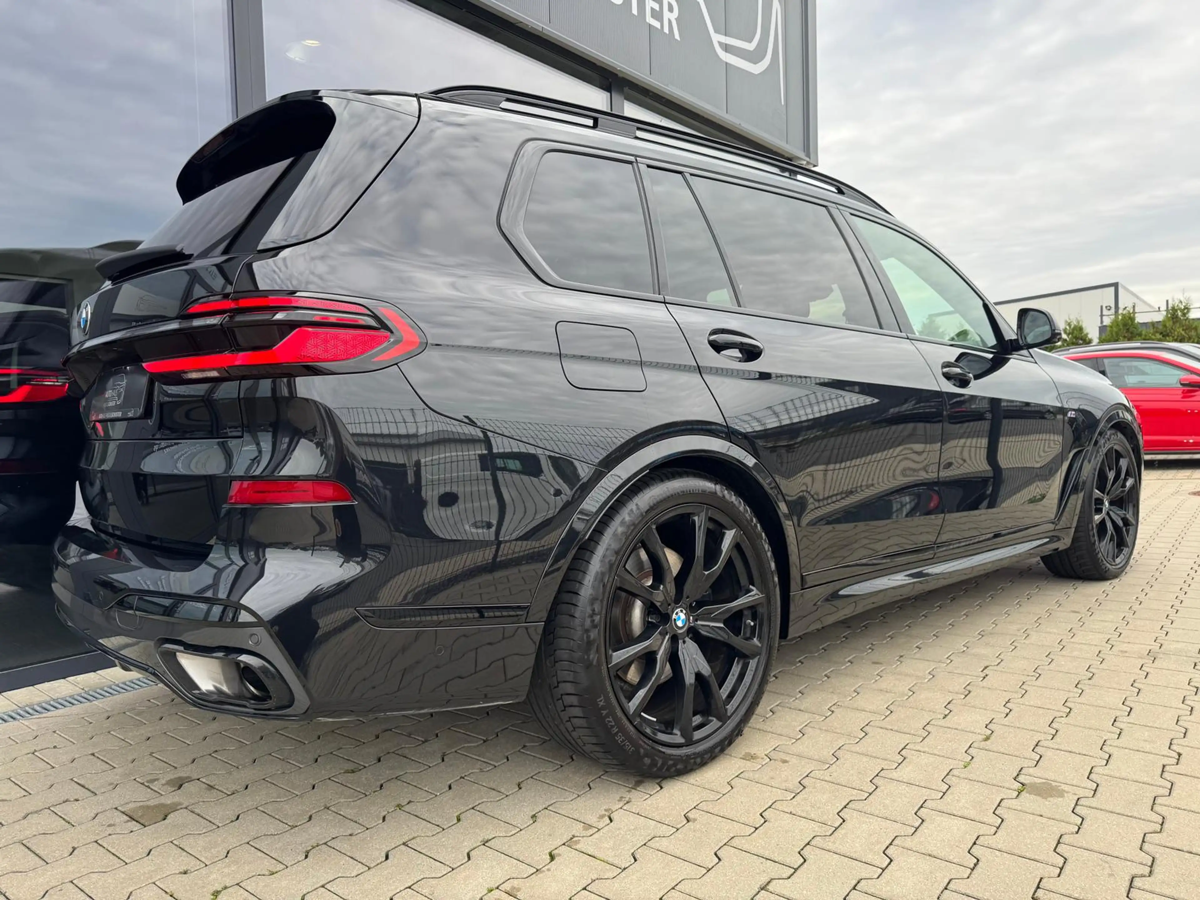 BMW X7 xDrive 40 d M Sport/AHK/ACC/PANO/7 SITZER/SKY — photo 3