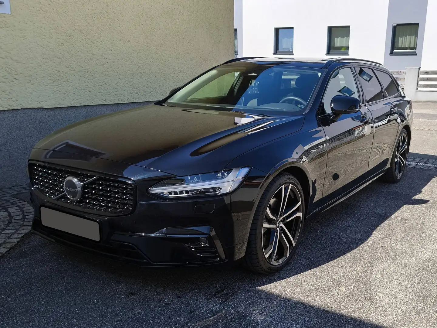 Volvo V90 V90 B4 Ultimate Dark R-Design STH PANO H&K Soun Schwarz - 2