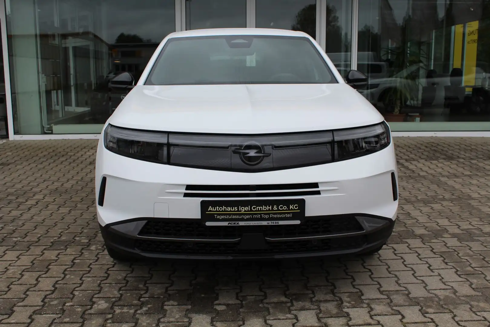 Opel Grandland Sitzheizung, Anhängerkupplung, Allwetterreifen Weiß - 2