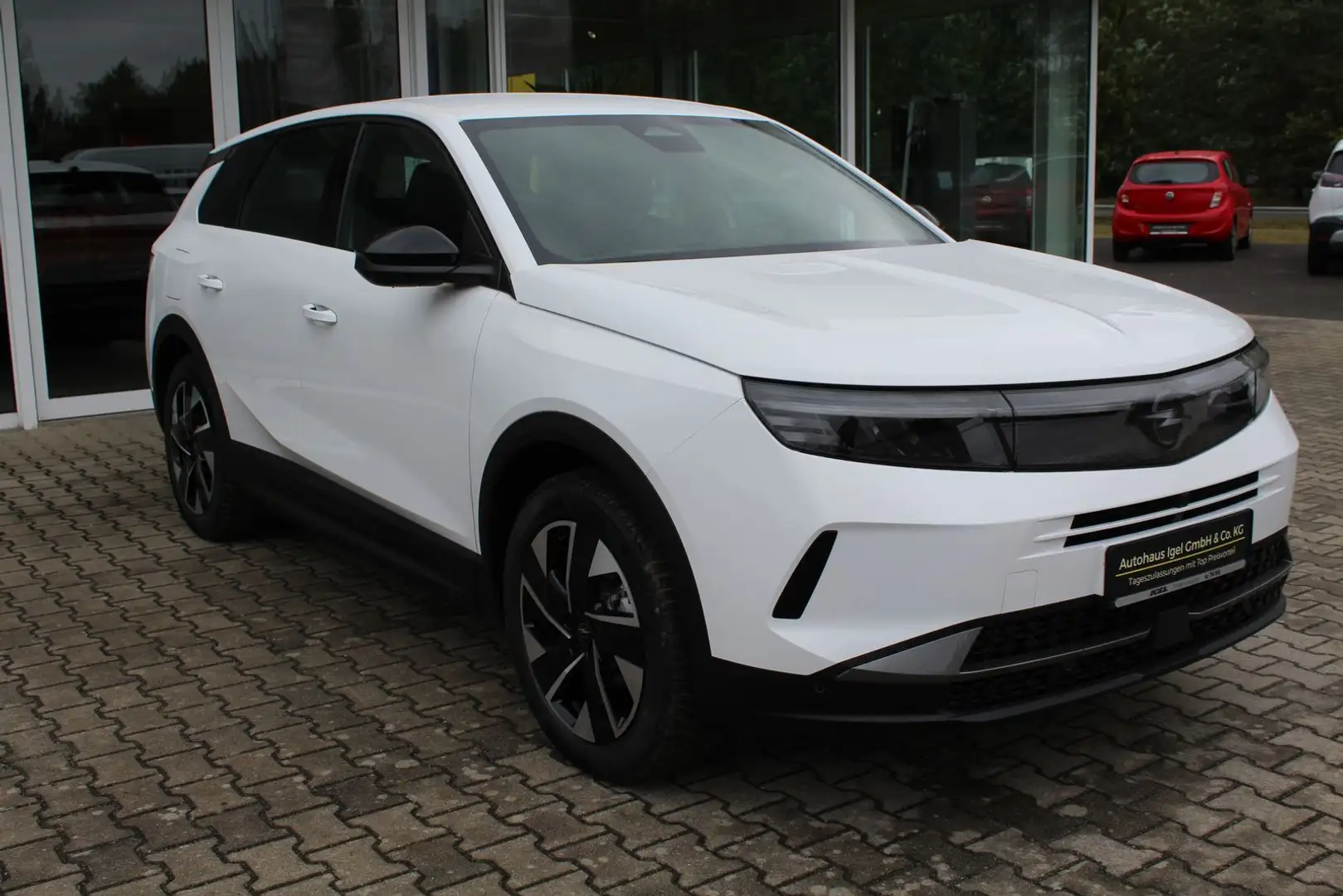 Opel Grandland Sitzheizung, Anhängerkupplung, Allwetterreifen Weiß - 1