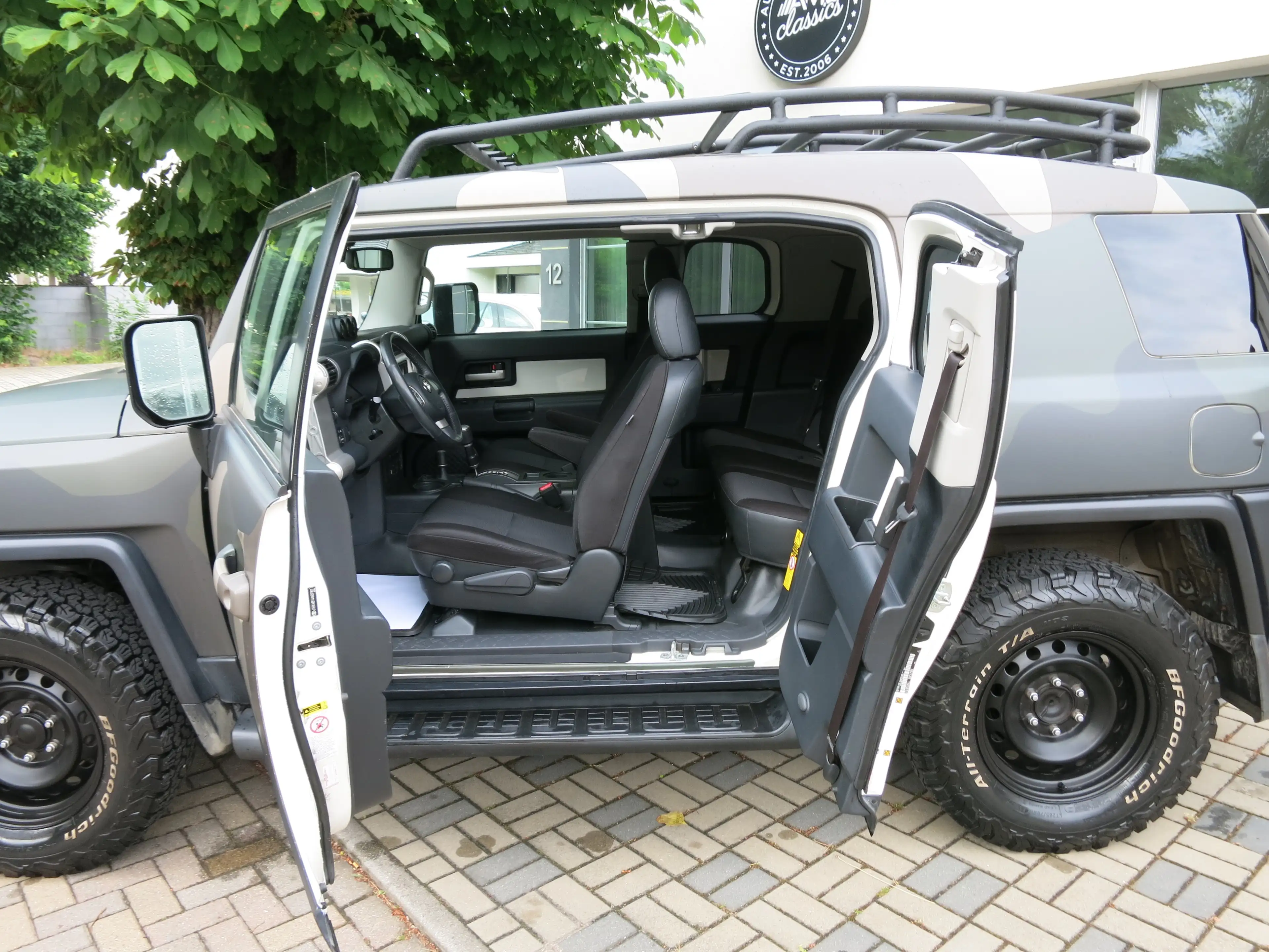 Toyota FJ Cruiser — photo 14