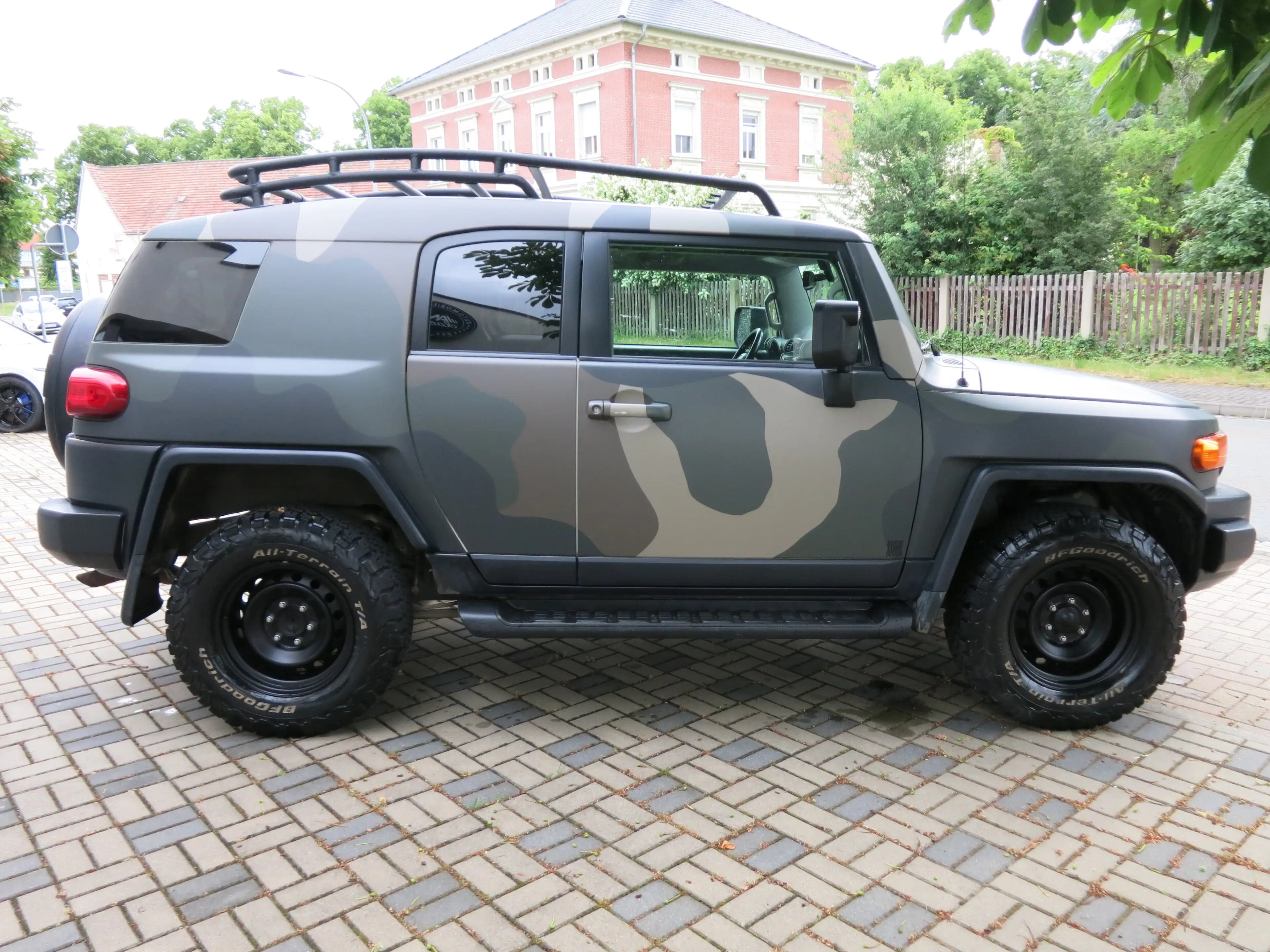 Toyota FJ Cruiser — photo 4