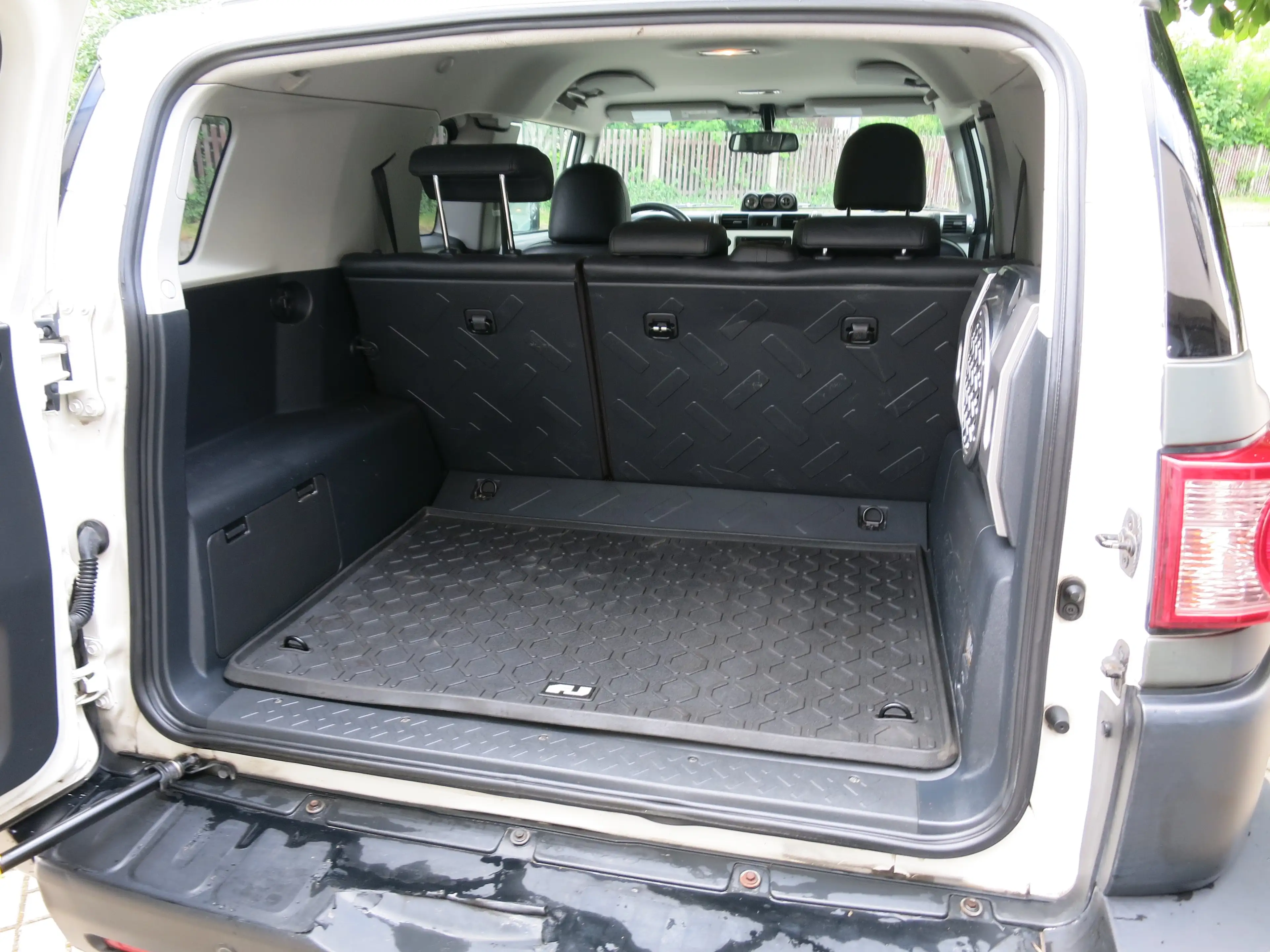 Toyota FJ Cruiser — photo 13