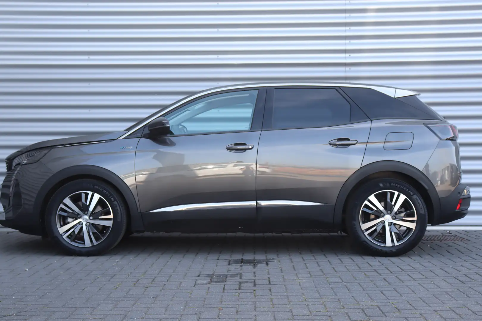 Peugeot 3008 1.6 HYBRID 225PK ALLURE PACK AUTOMAAT / NAVI / LED Grijs - 2