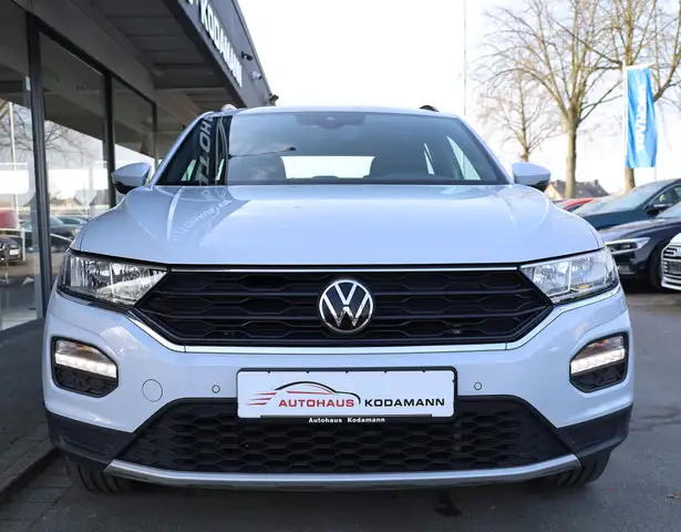 Volkswagen T-Roc view 4